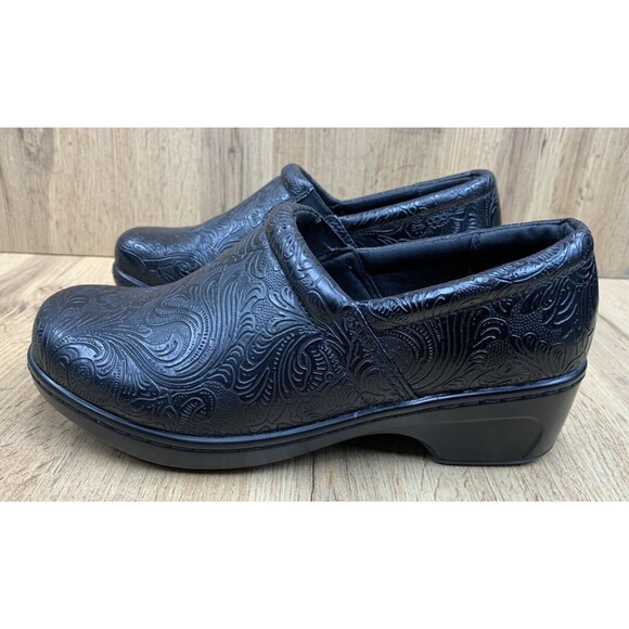 Yuu Bathanee Clog Shoes Women's Size 8.5 M Black Embossed Flower Slip On Nurse - Picture 3 of 16